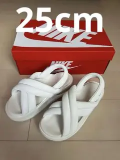 エアマックス アイラ 白　２５cm
