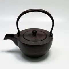 未使用品　敬典工房正寿堂山正　人間国宝髙橋敬典作１２型アラレ　南部鉄瓶 未使用品 敬典工房正寿堂山正 人間国宝髙橋敬典作12型
