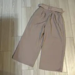 ピンクベージュ ワイドレッグパンツ