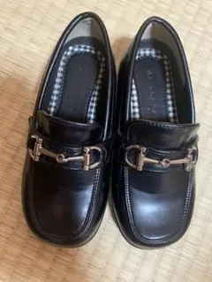 ブラックローファー 金具付き