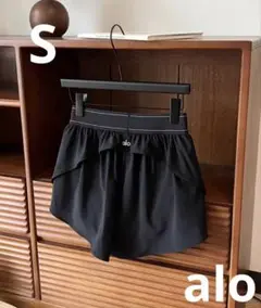 ALO Yoga ブラック スポーツショーツ S