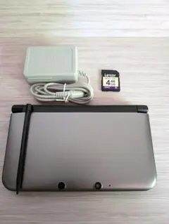ニンテンドー3dsll　シルバー×ブラック　充電器　タッチペン　SDカード