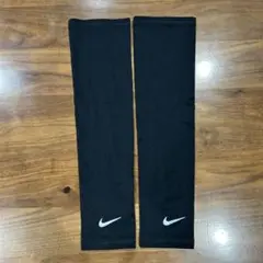 Nike 黒 アームカバー スリムフィット　L-XL