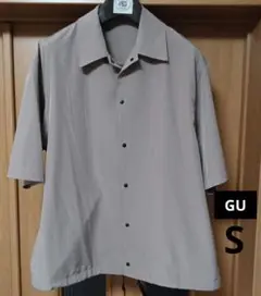 GU ベージュ 半袖シャツ Sサイズ