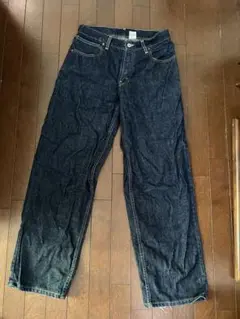 Levi's ダークブルー ストレートデニム