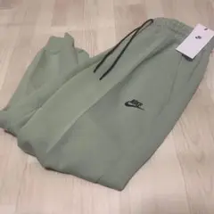 Item thumbnail for item 8282a6ae-e27b-4c80-82ac-b148c611098a