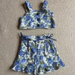 花柄トップスとショートパンツセット