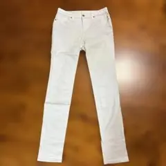 GU ホワイトスキニーパンツ
