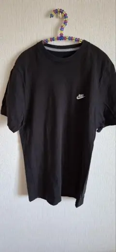Nike ブラック Tシャツ ロゴ入り