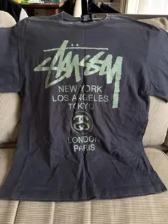 Stüssy ダークグレー Tシャツ 都市名プリント