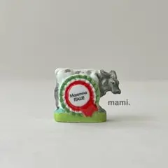フェーヴ　イタリアの牛とリボン　フランス　フェーブ　ミニチュア陶器　f-3473