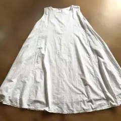 美品 TUTIE ノースリーブストライプ Aライン ロングワンピース フリー