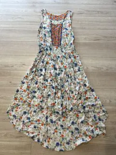 スペイン製　イトキン　花柄ワンピース　アシメントリー　　レーヨン
