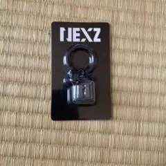 NEXZ 黒 キーホルダー 約6cm 亜鉛合金製