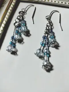 ハンドメイド 揺れるピアス ビーズ
