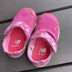 New Balance ピンク サンダル　12.0