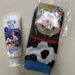 ツムツム　靴下　と　クリニカkids はみがき
