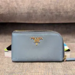 PRADA ライトブルー レザー キーケース