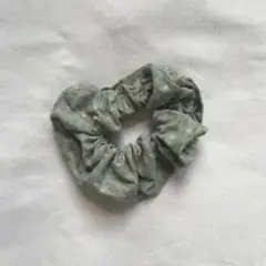 グリーン系パターン布製シュシュ