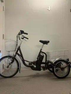 カイホウジャパン　電動アシスト三輪　自転車　未使用　ホワイト系 株）カイホウジャパン 電動アシスト三輪