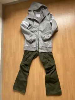 最終値下❗️美品♪♪VOLCOM スノーボードウェア sizeS