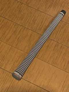 ゴルフピッチ グリップ 黒/白 矢印パターン