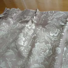 ベージュ花柄ドレープカーテン