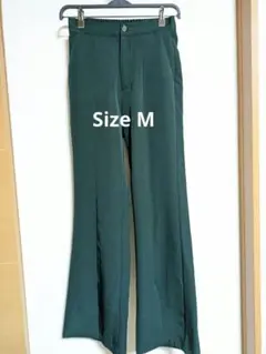 フロントスリット入り　フレアパンツ