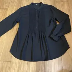 ユニクロ　黒　長袖シャツ　M
