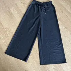 ドニーユ　ワイドパンツ　イージーパンツ　ブラック