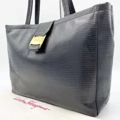 『美品』フェラガモ リザード ヴァラリボン A4サイズ レザー ブラック 黒