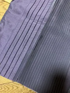 新品クッションカバー2枚 紫プリーツ 黄色にスパンコール