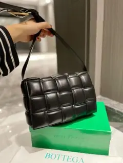 ボッテガヴェネタ カセット ショルダーバッグ ブラック