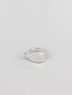 UNKNOWN. U557 “ FAN2 ” RING / SILVER