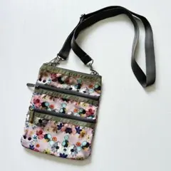 ✨値下げしました✨《LeSportsac くすみピンク花柄ポシェット》