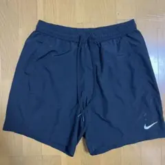 Nike ブラック ハーフパンツ
