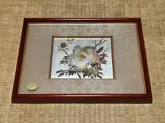 金色と銀色のボタンの彫刻アート作品 芳光刻 額縁