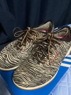 Reebok イージートーン ゼブラ柄 スニーカー