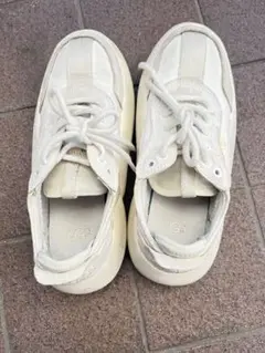 UGG クラウドロー　スニーカー　24
