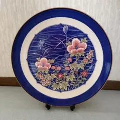 @9花模様の青い皿