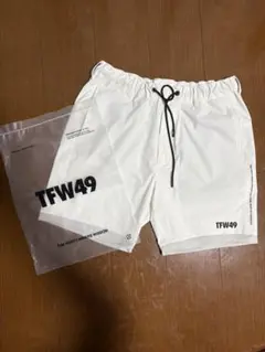 TFW49 ホワイト ショートパンツ