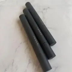 three アドバンスド　スムージングコンシーラー　02