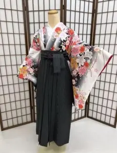 【11/15まで値下げ】袴2点セット 卒業袴 小学生 大学生 黒 花柄