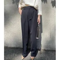 Ameri　アメリ　ツータックベーシックストレートパンツ　ブラック　Mサイズ