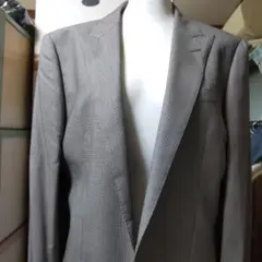 コムサメンスーツ