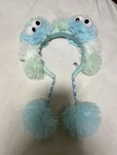 キャラクター カチューシャ 水色 ポンポン付き