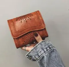 新品☆メルカリ便☆二つ折り財布☆キャメル