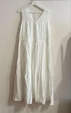 シンプリシティエ　ノースリーブ　ティアードワンピース　ホワイト