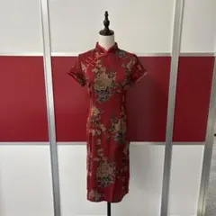 赤い花柄チャイナドレス