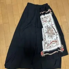 フレアスカート 黒 プリント柄 ロング丈